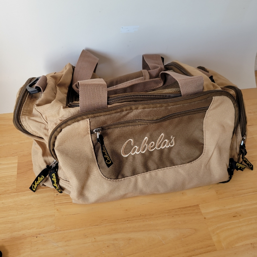 Cabela's Tan and Brown Men's Duffle Bag NWOT 15 Inches Shoulder Strap